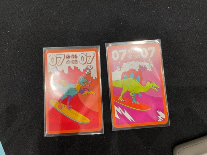 Surfosaurus Max - Cards